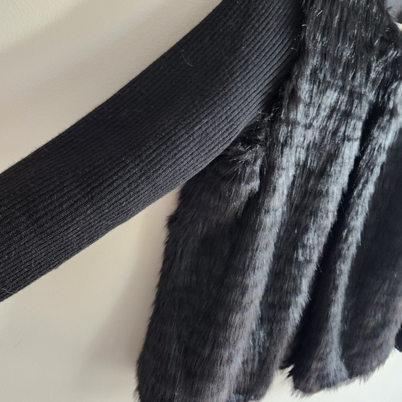 KENSIE Black faux fur jacket with knit sleeves - Picture 3 of 4